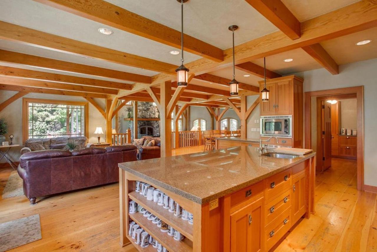 Snowgrass Lodge - River, Mountain Views & Hot Tub Leavenworth Exteriér fotografie